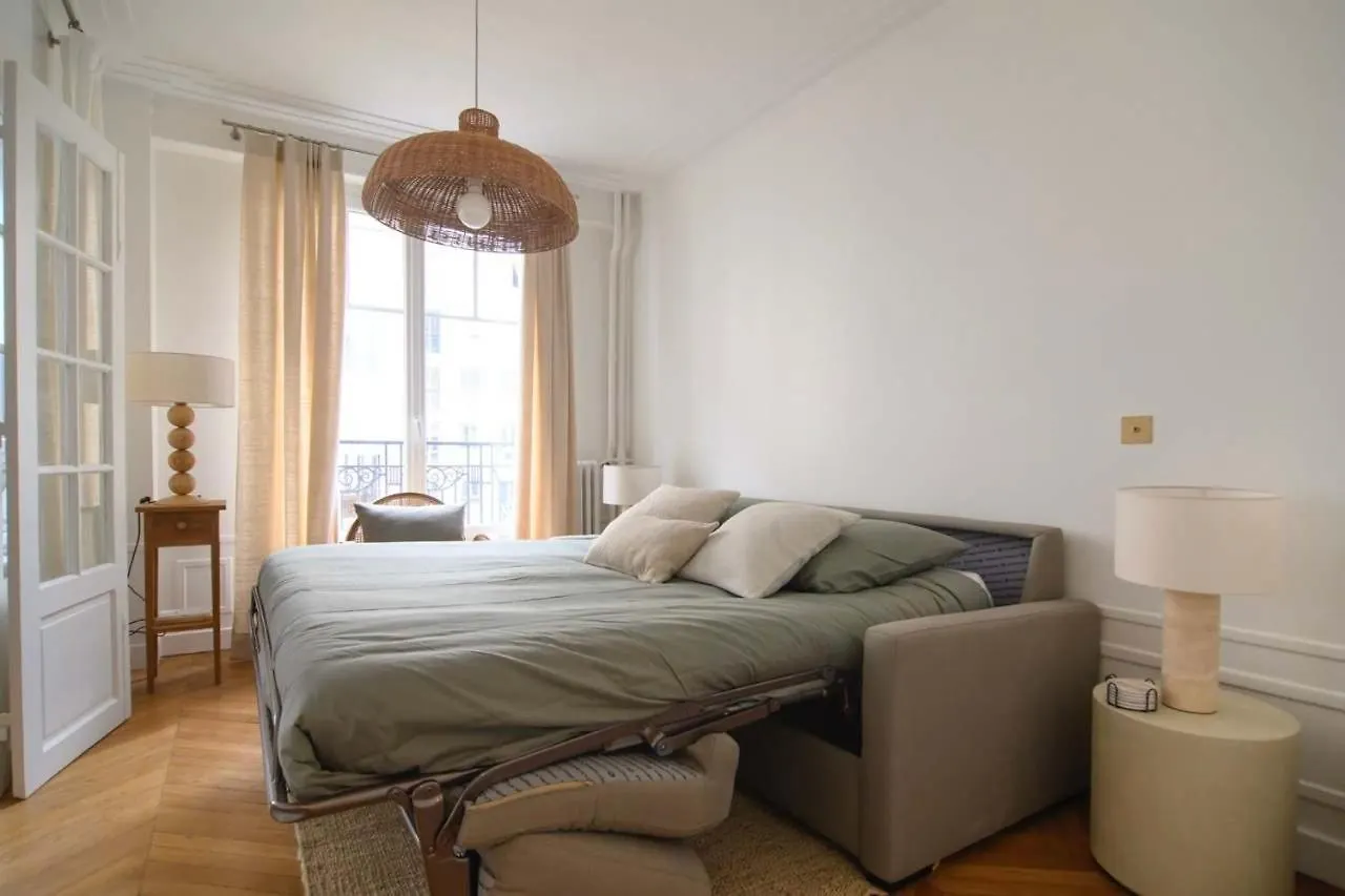 Deco St Antoine Apartman