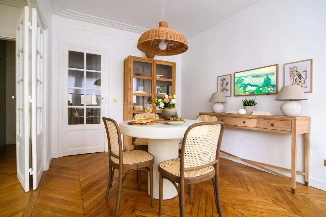 Deco St Antoine Apartman